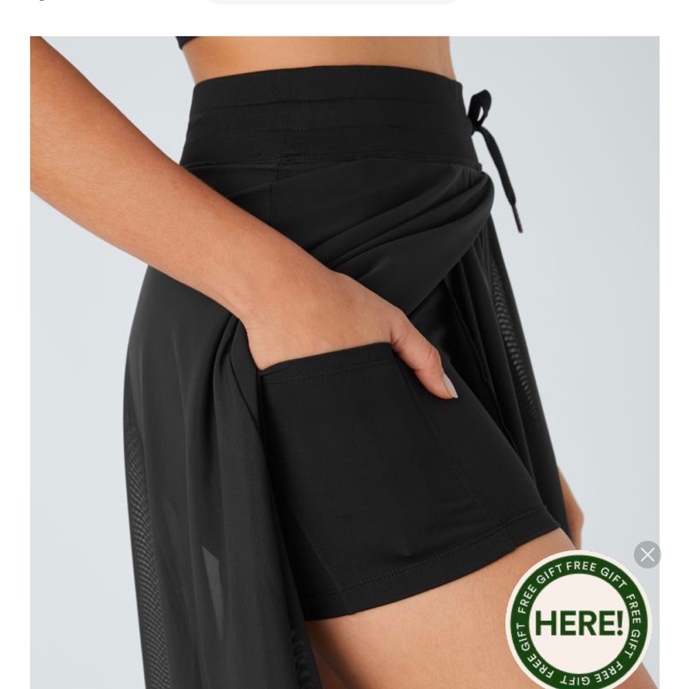 New with tags and an original packaging Halara Weskirt!